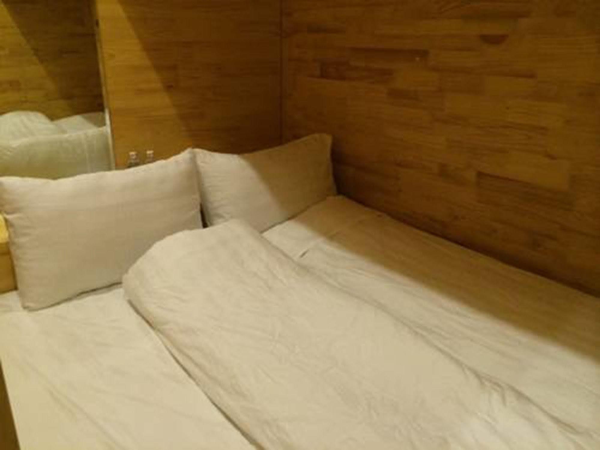 Box Hotel Hanoi Bagian luar foto